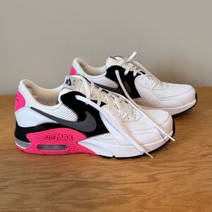 Women’s Nike Air Max Excee, White/Cool Grey-Black, Size 9.5